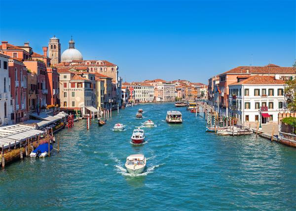 کانال بزرگ در ونیز ایتالیا معماری قرون وسطایی اروپا