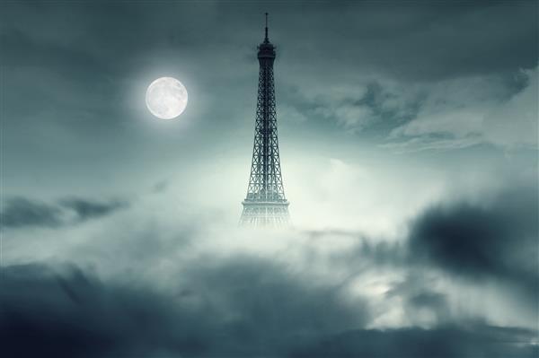 شب با ماه و برج ایفل در پاریس