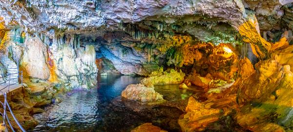 Grotte di nettuno ساردینیا ایتالیا 12 ژوئن 2017 منظره منظره از غار نپتون ساردینیا ایتالیا