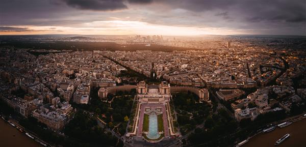 منظره غروب آفتاب به لا دِنفنس در پاریس فرانسه