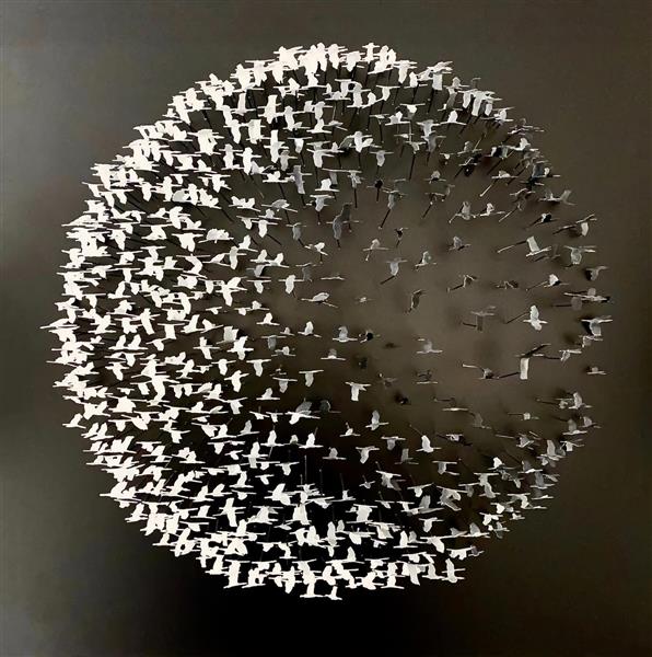 پرندگان به شکل ماه اثر هنری