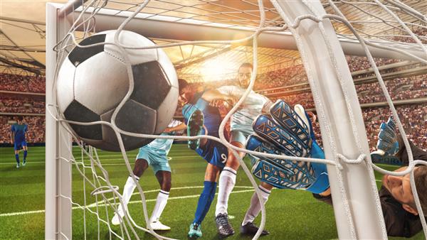 اقدام فوتبال با مهاجمی که در گوشه تیرک دروازه گل می زند