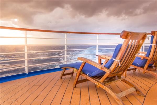 صندلی استراحت در یک کشتی تفریحی