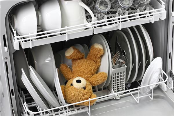 خرس عروسکی را هرگز نباید در ماشین ظرفشویی بگذارید