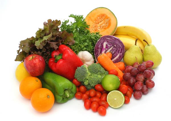 گروه تازه رنگارنگ میوه ها و سبزیجات برای یک رژیم غذایی متعادل پس زمینه سفید برای میوه ها و سبزیجات تازه بیشتر به گالری من نگاه کنید
