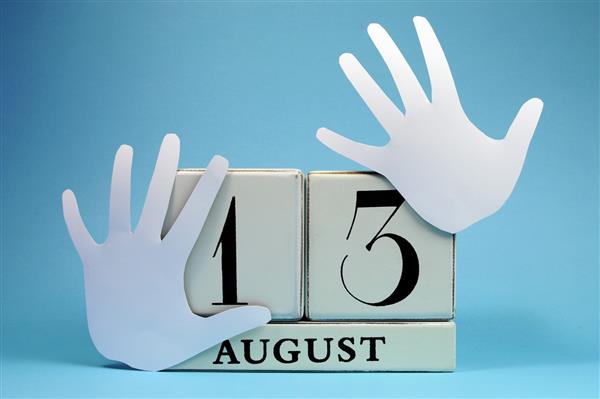 تقویم تاریخ را برای روز جهانی چپ دست‌ها در 13 آگوست با تقویم بلوکی و برش‌های دست چپ ذخیره کنید