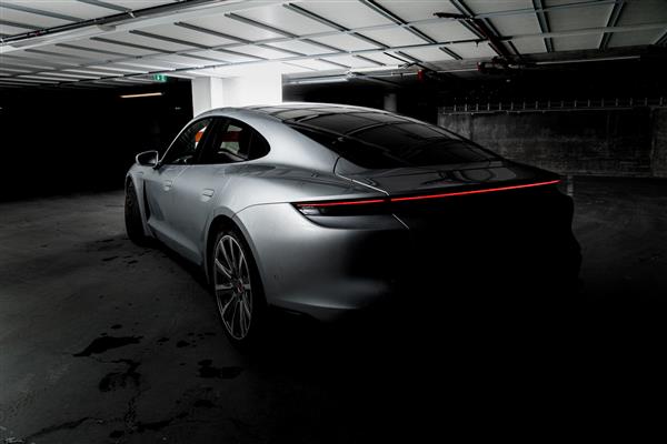 عکاسی خودرو Porsche Taycan 2020