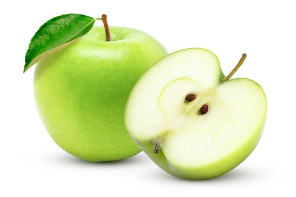 سیب سبز با برگ سبز و به نصف برش جدا شده در زمینه سفید