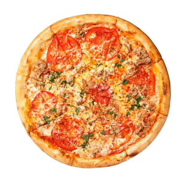 پیتزا با تکه‌های گوجه‌فرنگی تکه‌های گوشت گاو با پنیر و گیاهان تازه نمای بالای سر جدا شده در پس‌زمینه سفید