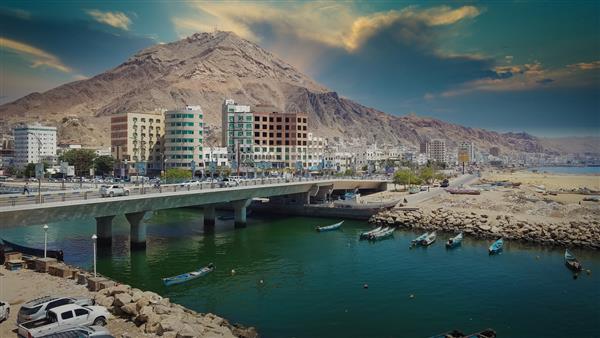 کانال آب در شهر مکلا حضرموت جنوب یمن این کانال به خور المکلا معروف است