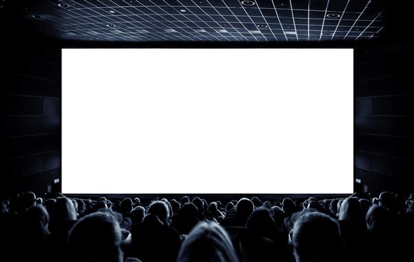 سینما مخاطب با عینک سه بعدی در حال تماشای فیلم یک صفحه سفید برای تصویر شما