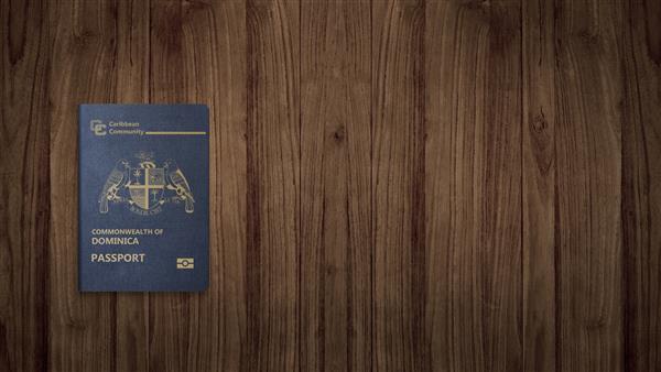 پاسپورت جدید دومینیکا روی تخته چوبی