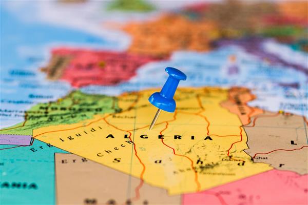 نقشه الجزایر با یک فشارسنج آبی گیر کرده است