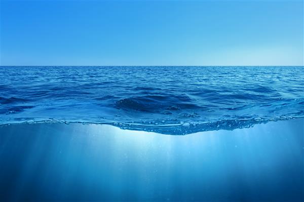 طراحی انتزاعی خط تقسیم آب دریای استوایی با زیر آب و آسمان