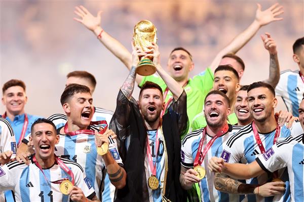 عکس تیم آرژانتین و لیونل مسی در قهرمانی جام جهانی 2022