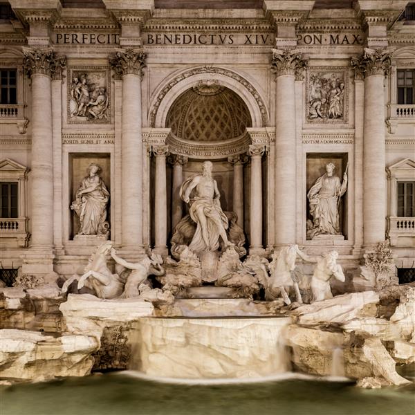 رم ایتالیا فواره تروی در شب شاهکار معماری کلاسیک باروک ایتالیا