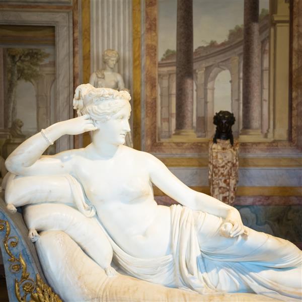 مجسمه کلاسیک پائولین بونپارت که توسط آنتونیو کانوا ساخته شده است