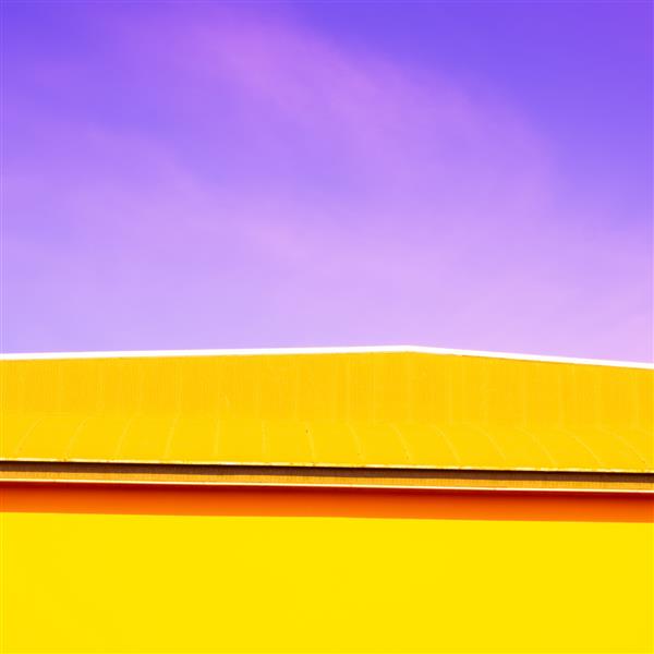 کانسپت مینیمال تابستانی معماری زرد هندسی