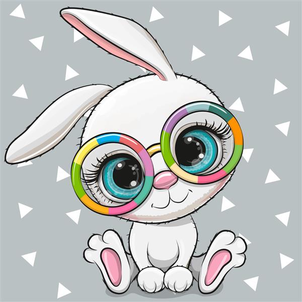 خرگوش سفید کارتونی زیبا در عینک های رنگارنگ در زمینه خاکستری