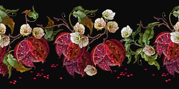 انار قرمز رسیده و گلهای سفید الگوی بدون درز افقی قالب مد برای لباس طراحی تی شرت پارچه هنر باغ پاییزی