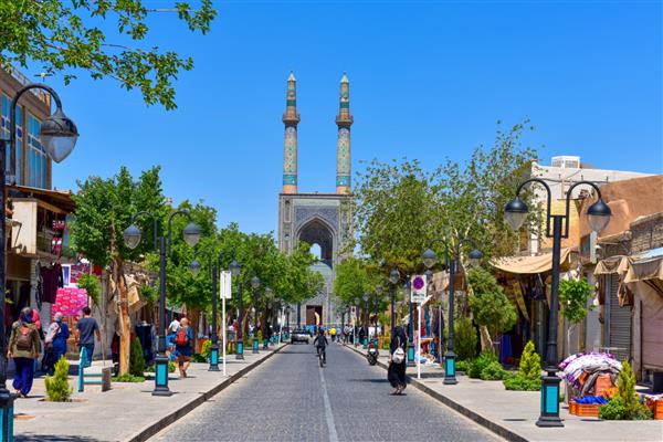 یزد ایران - 23 آوریل 2016 نمای مسجد جامع یزد در ایران این مسجد توسط یک جفت مناره که مرتفع ترین در ایران است تاج گذاری شده است