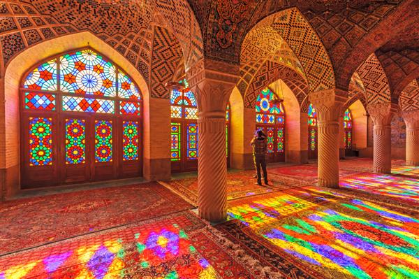 شیراز ایران - 30 دسامبر مسجد نصیرالملک در شیراز ایران در 30 دسامبر 2012 این مسجد در سال 1888 ساخته شد و در فارسی به مسجد نصیرالملک معروف است