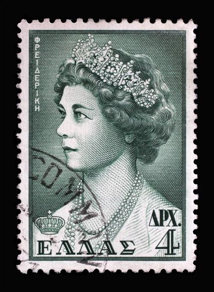 زاگرب کرواسی - 03 ژوئیه 2014 تمبر چاپ شده در یونان فردریکای هانوفر ملکه یونان را از سال 1947 تا 1964 به عنوان همسر پادشاه پل در حدود 1956 نشان می دهد