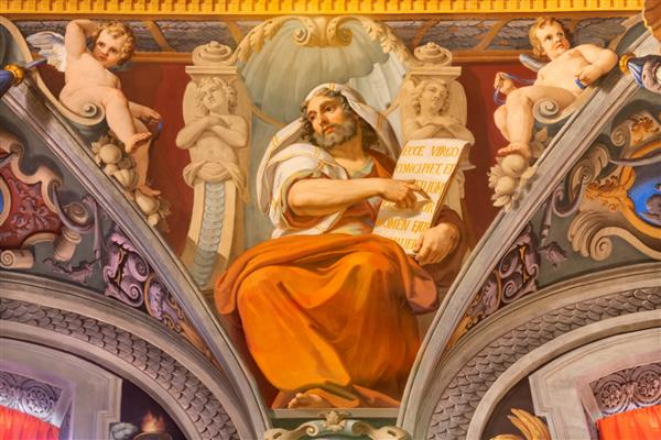 رم ایتالیا - 28 اوت 2021 نقاشی دیواری اشعیا نبی در کلیسای سن جیرولامو دی کرواتی توسط پیترو گاگلیاردی 1847-1852