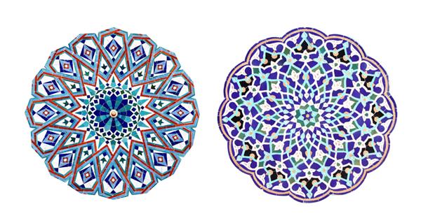 مجموعه ای از جزئیات گرد دیوارهای موزاییک باستانی با تزئینات گلدار و هندسی مجموعه دایره های سرامیکی با تزئینات کاشی سنتی ایرانی جدا شده در زمینه سفید