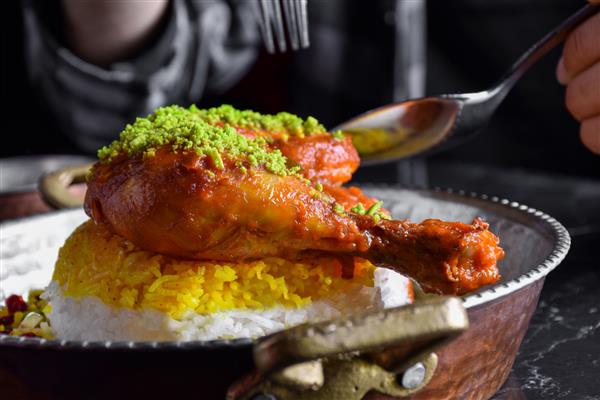 زرشک پلو با مرغ غذای ایرانی