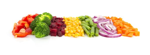 سبزیجات برش رنگارنگ در یک خط با پرسپکتیو جدا شده در پس زمینه سفید