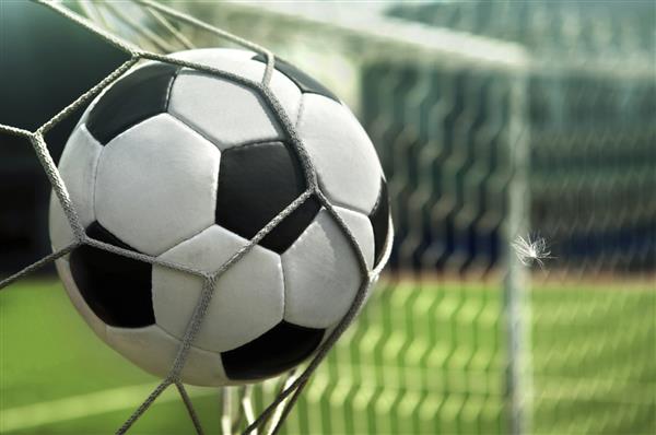 جام جهانی فوتبال توپ در تور دروازه است هدف