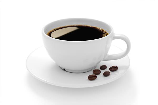 فنجان قهوه با دانه های قهوه جدا شده در پس زمینه سفید