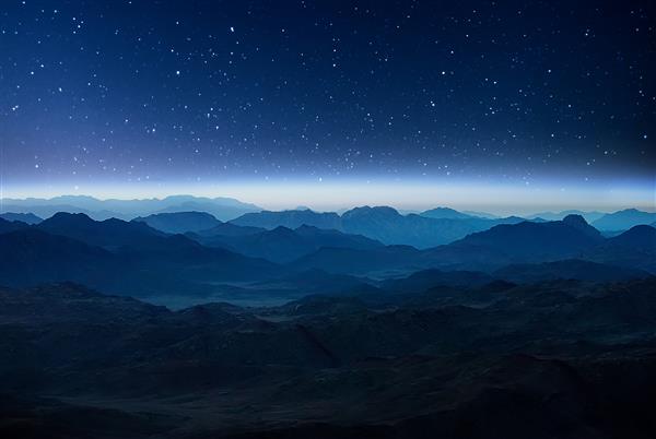 کوه های شب قبل از طلوع خورشید در مصر شبه جزیره سینا کوه موسی