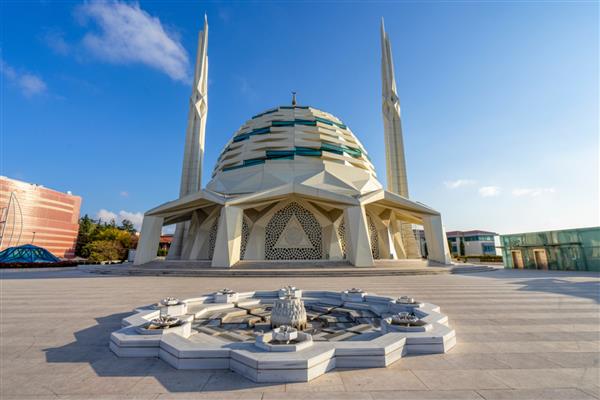 مسجد دانشکده الهیات دانشگاه مرمره در استانبول ترکیه 2022