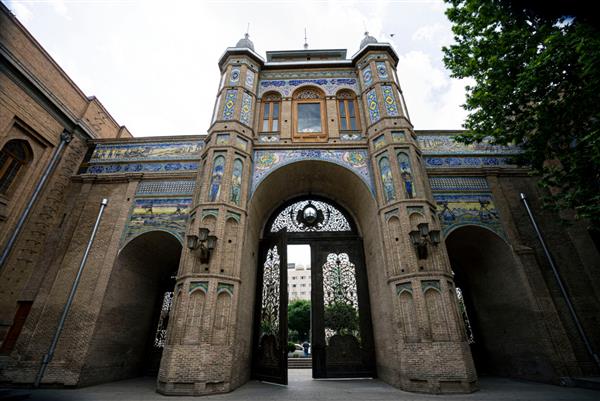 موزه ملی ایران در شهر تهران واقع شده است این نهادی است که از دو مجموعه تشکیل شده است موزه ایران باستان و موزه باستان شناسی و هنر اسلامی ایران