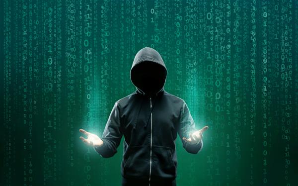 هکر کامپیوتر در هودی صورت تاریک مبهم حمله هکرها نرم افزارهای آلوده به ویروس دارک وب و مفهوم امنیت سایبری