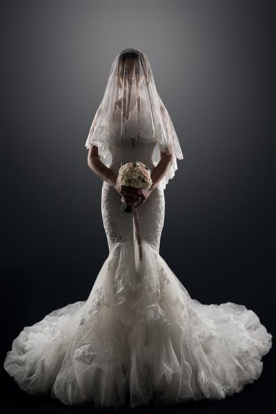 عروس عروسی محجبه روی صورت بانوی شیک با لباس عروس مجلل پرتره استودیویی