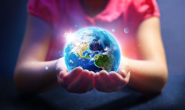 Child Hold World - Magic Of Life - مفهوم روز زمین - رندر سه بعدی - عناصر ایالات متحده از این تصویر توسط ناسا ارائه شده است