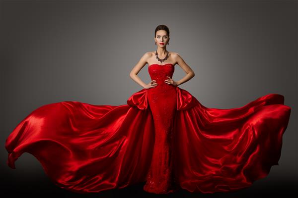 مدل مد لباس قرمز زن با لباس مجلسی بلند بالدار پرتره زیبای دختر جوان