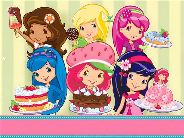 دختر توت فرنگی و دوستانش با کیک