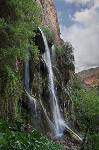 آبشار سنگردک در کوه های منطقه سرخاندریاازبکستان