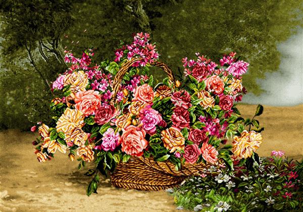 تابلو فرش سبد بزرگ پر از گلهای رز صورتی و هلویی در طبیعت