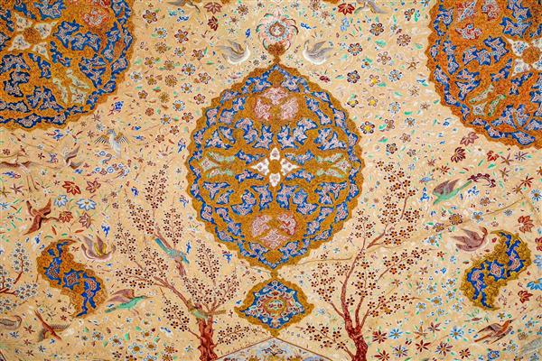 جزئیات سقف عالی قاپو اصفهان، نقوش پرنده و درخت