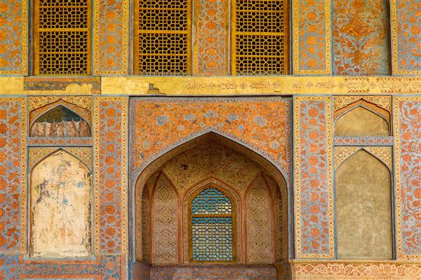 دیوارنگاره‌های عالی قاپو اصفهان، جزئیات معماری صفوی