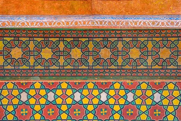 کاشی‌کاری هندسی و رنگارنگ عالی قاپو اصفهان، جزئیات تزئینی