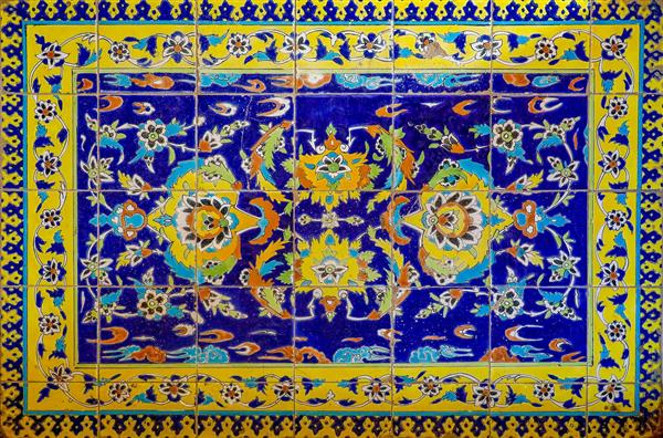 کاشی‌کاری سنتی عالی قاپو اصفهان، طرح گل و بته