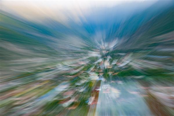 رویای کوهسار ایران: عکاسی حرفه‌ای امپرسیونیسم از طبیعت انتزاعی روستا