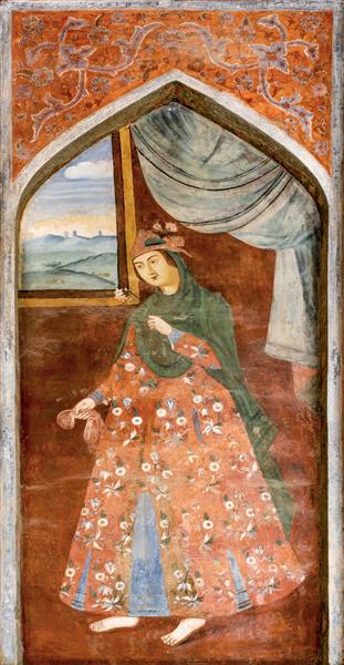 دیوارنگاره زن گل‌پوش با لباس پر نقش در طاق کاخ چهلستون (پرتره صفوی، لباس سنتی، طرح پارچه، کیفیت چاپ)