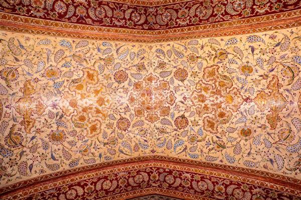 طرح اسلیمی و ختایی سقف کاخ چهلستون اصفهان (وکتور، کاشی‌کاری، الگوی پارچه، کیفیت چاپ)